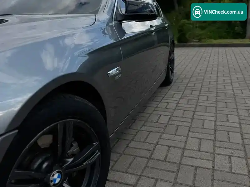 BMW 5 Series 2011, фото з оголошення 2 з 14, VIN WBAXH5C54CDW03006