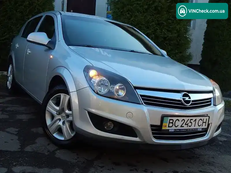 Opel Astra 2010, фото з оголошення 2 з 20, VIN W0L0AHL48A5057785