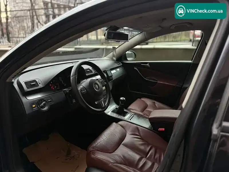 Volkswagen Passat 2010, фото з оголошення 2 з 6, VIN WVWZZZ3CZAE106982
