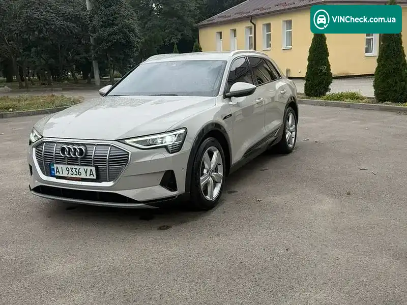 Audi e-tron 2020, фото з оголошення 2 з 17, VIN WAUZZZGE8LB037676