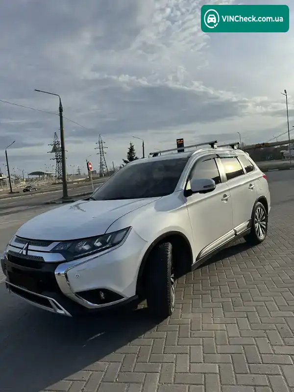 Mitsubishi Outlander 2020, фото з оголошення 2 з 7, VIN JMBXTGF3WLZ000400