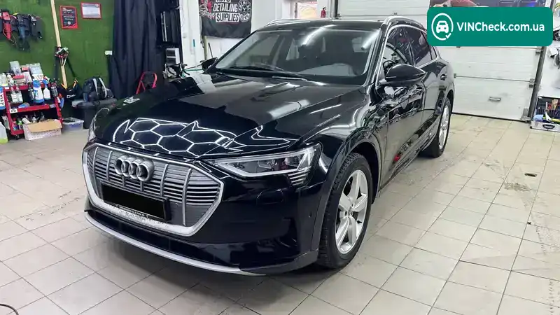 Audi e-tron 2020, фото з оголошення 1 з 20, VIN WAUZZZGE2LB013373