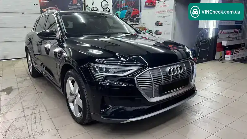 Audi e-tron 2020, фото з оголошення 2 з 20, VIN WAUZZZGE2LB013373