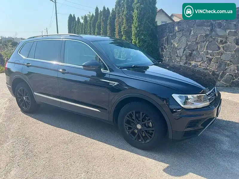 Volkswagen Tiguan 2018, фото з оголошення 1 з 20, VIN 3VV2B7AX2JM195946