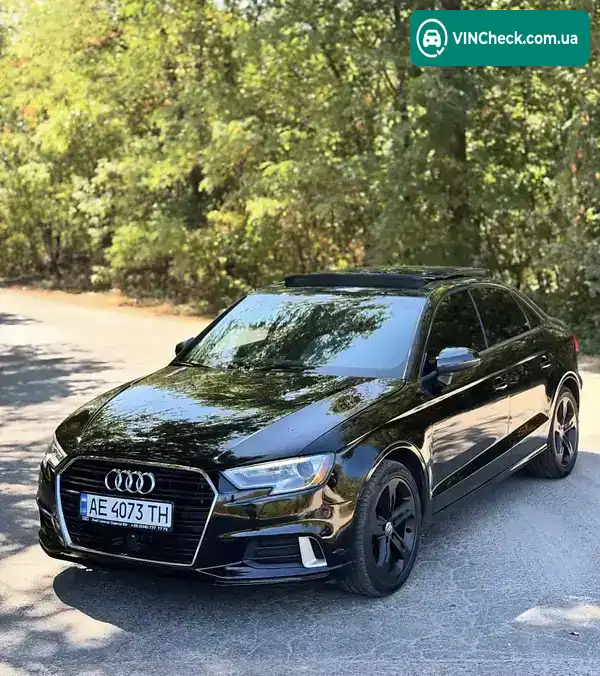 Audi A3 2017, фото з оголошення 1 з 7, VIN WAUAUGFF1H1055914