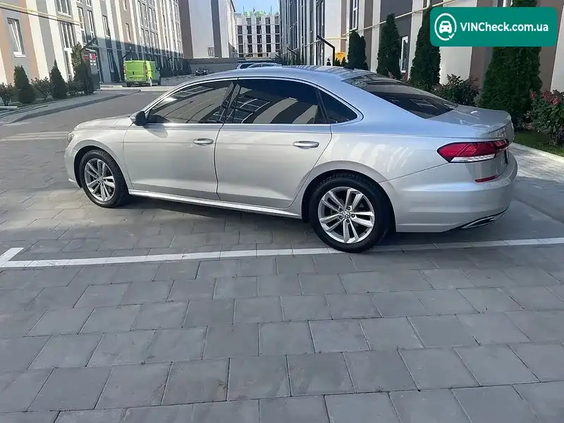 Volkswagen Passat 2020, фото з оголошення 2 з 20, VIN 1VWSA7A3XLC025107