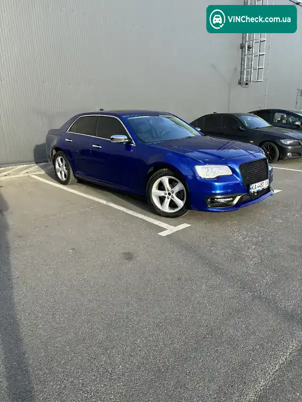 Chrysler 300 2018, фото з оголошення 2 з 8, VIN 2C3CCAKG8JH304408