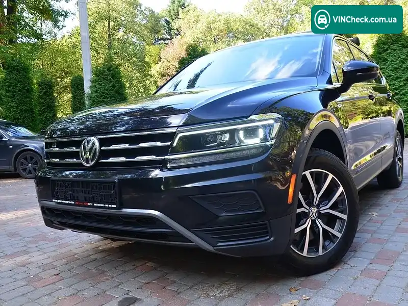 Volkswagen Tiguan 2018, фото з оголошення 1 з 20, VIN 3VV2B7AX8JM216721