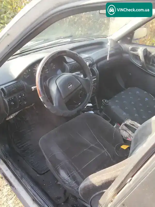 Opel Astra 1994, фото з оголошення 1 з 7, VIN W0L000051R2666527