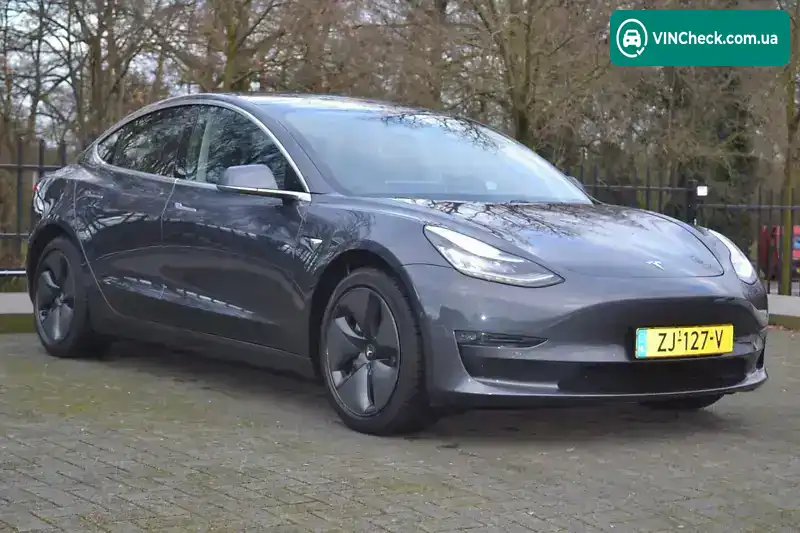 Tesla Model 3 2019, фото з оголошення 2 з 10, VIN 5YJ3E7EB4KF333923