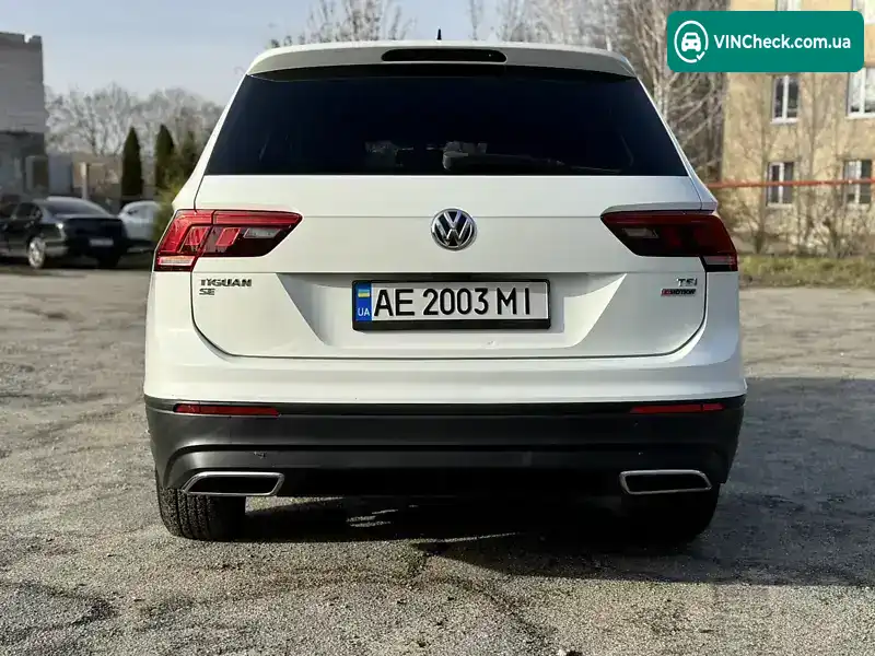 Volkswagen Tiguan 2017, фото з оголошення 2 з 11, VIN 3VV2B7AX2JM012335