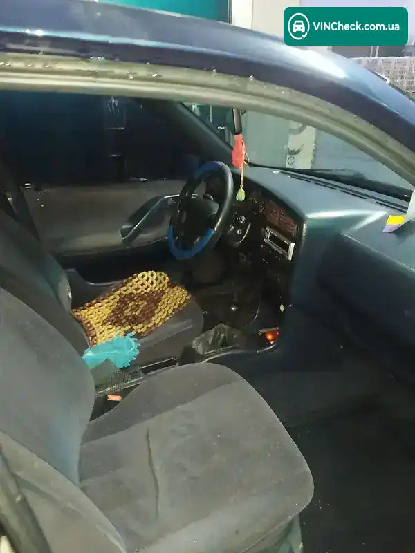 Volkswagen Passat 1994, фото з оголошення 2 з 6, VIN WVWZZZ3AZRE095520