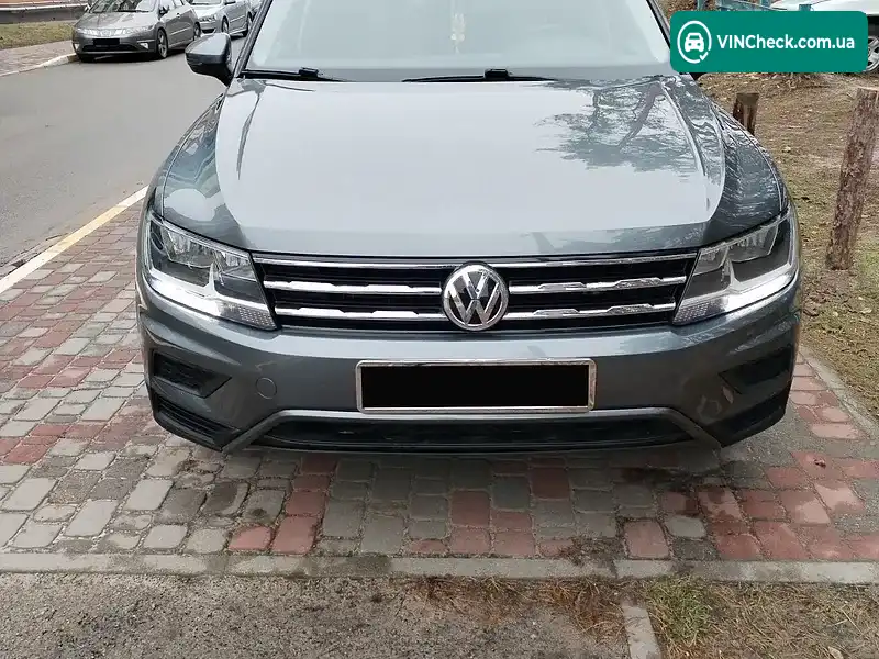 Volkswagen Tiguan 2017, фото з оголошення 1 з 18, VIN 3VV3B7AX6JM070615