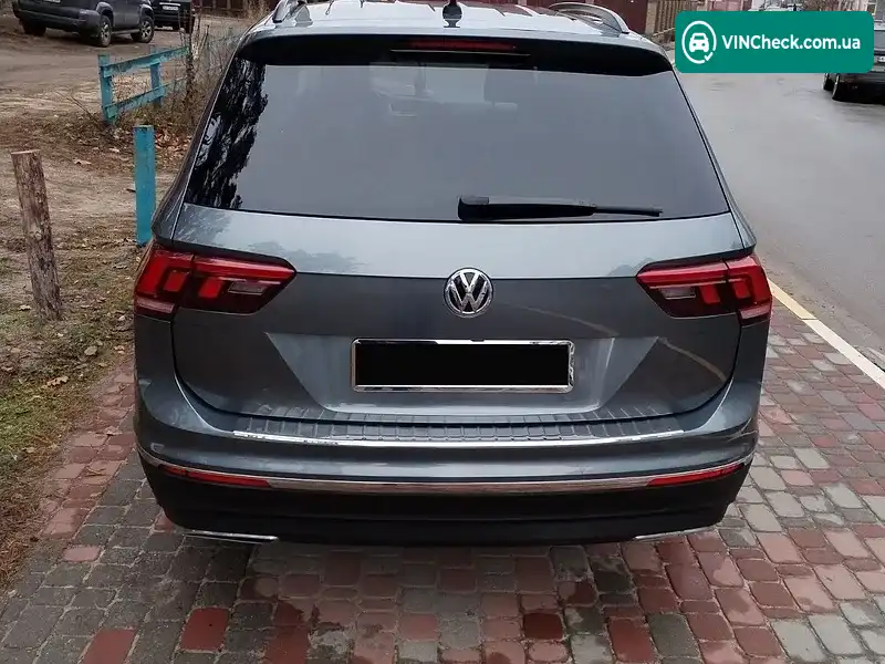 Volkswagen Tiguan 2017, фото з оголошення 2 з 18, VIN 3VV3B7AX6JM070615