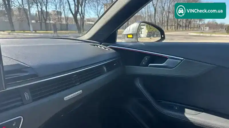 Audi A4 2022, фото з оголошення 2 з 15, VIN WAUEAAF4XPN003419