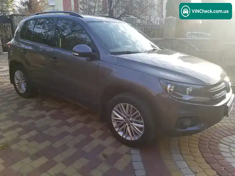 Volkswagen Tiguan 2016, фото з оголошення 1 з 10, VIN WVGJV7AX8GW613920