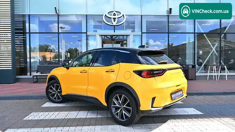 Lexus LBX 2023, фото з оголошення 2 з 12, VIN JTHAAAAE501001039