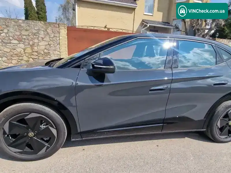 Volkswagen ID. UNYX 2025, фото з оголошення 2 з 20, VIN HVWJA1ER7S1203984