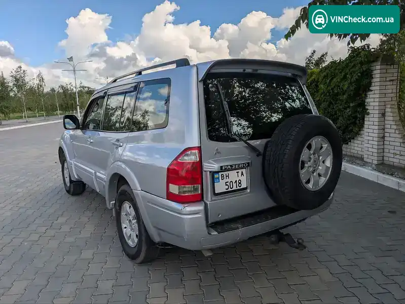 Mitsubishi Pajero 2005, фото з оголошення 2 з 21, VIN JMYLRV73W5J708024