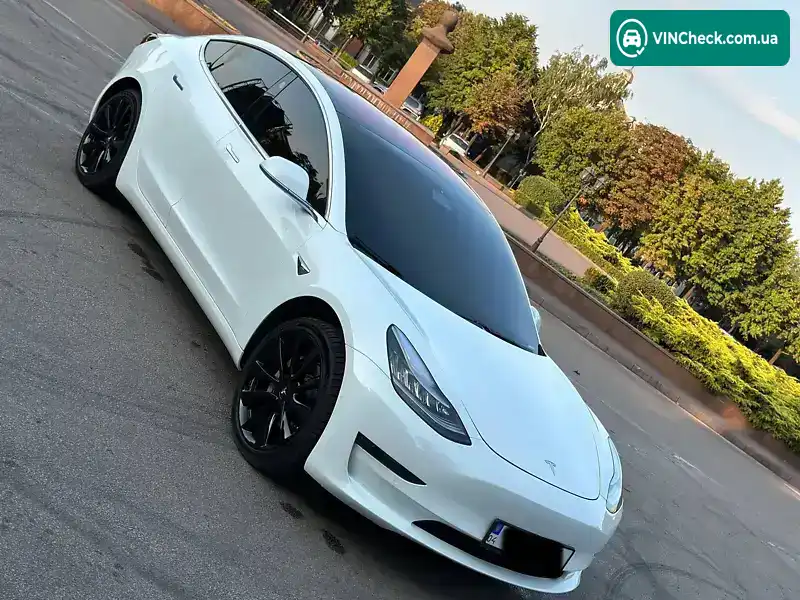 Tesla Model 3 2018, фото з оголошення 1 з 14, VIN 5YJ3E1EA8JF018528