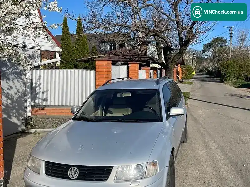 Volkswagen Passat 1999, фото з оголошення 1 з 8, VIN WVWZZZ3BZXE057782
