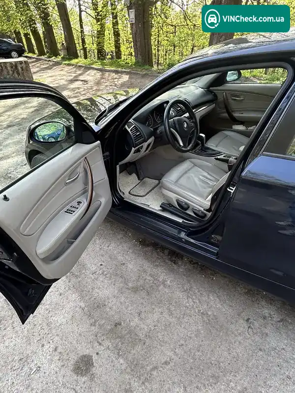 BMW 1 Series 2009, фото з оголошення 2 з 5, VIN WBAUE51010JW18255