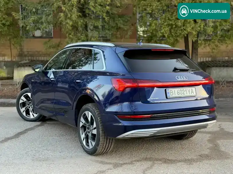 Audi e-tron 2021, фото з оголошення 2 з 21, VIN WA1LAAGE3MB028896