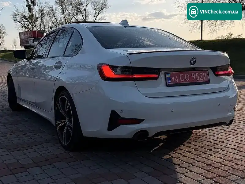 BMW 3 Series 2019, фото з оголошення 1 з 15, VIN 3MW5R1J03L8B12962