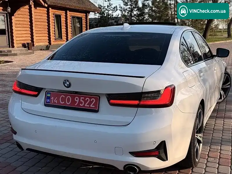 BMW 3 Series 2019, фото з оголошення 2 з 15, VIN 3MW5R1J03L8B12962