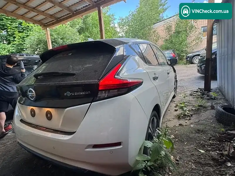 Nissan Leaf 2021, фото з оголошення 2 з 20, VIN SJNFAAZE1U0137009