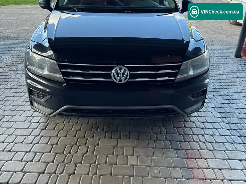 Volkswagen Tiguan 2017, фото з оголошення 1 з 18, VIN 3VV2B7AX7JM025579
