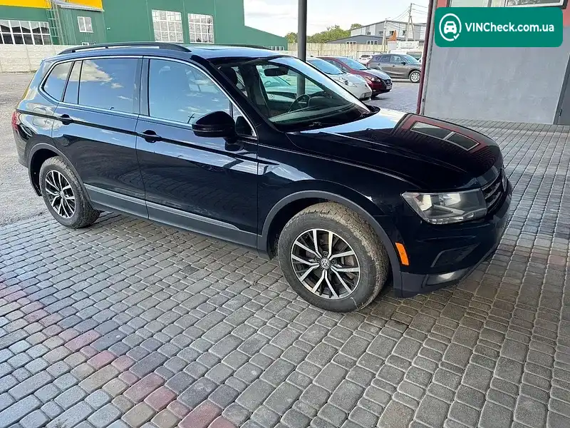 Volkswagen Tiguan 2017, фото з оголошення 2 з 18, VIN 3VV2B7AX7JM025579