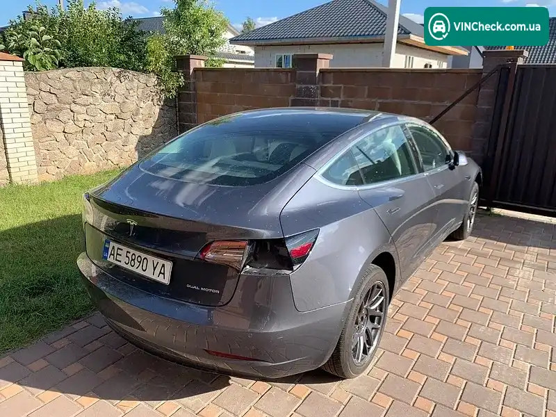 Tesla Model 3 2019, фото з оголошення 1 з 10, VIN 5YJ3E1EB0KF195620