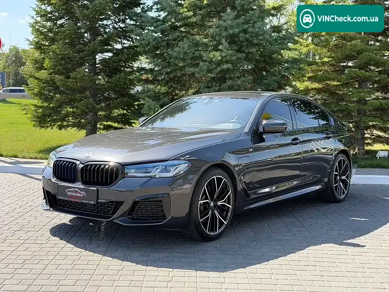 BMW 5 Series 2019, фото з оголошення 2 з 20, VIN WBAJB1C54KB376376