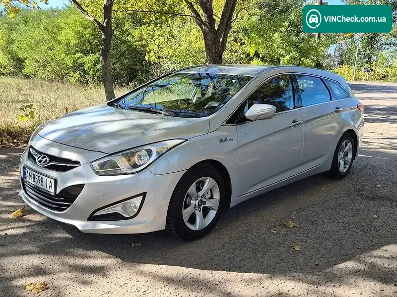 Hyundai i40 2013, фото з оголошення 1 з 17, VIN KMHLB81UADU055899