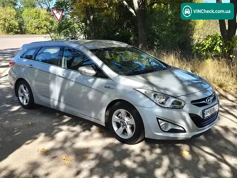 Hyundai i40 2013, фото з оголошення 2 з 17, VIN KMHLB81UADU055899