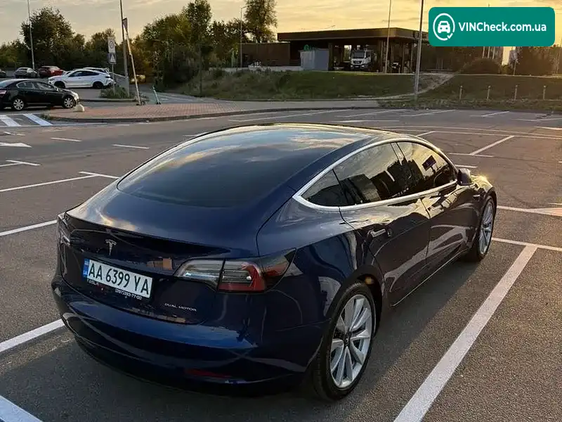 Tesla Model 3 2018, фото з оголошення 2 з 12, VIN 5YJ3E1EB5JF109510