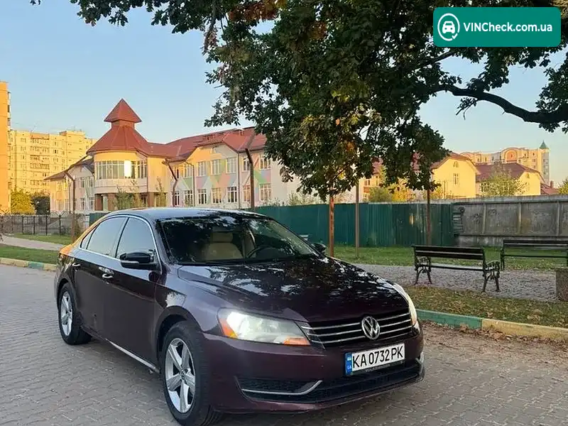 Volkswagen Passat 2012, фото з оголошення 1 з 20, VIN 1VWBP7A38DC050121