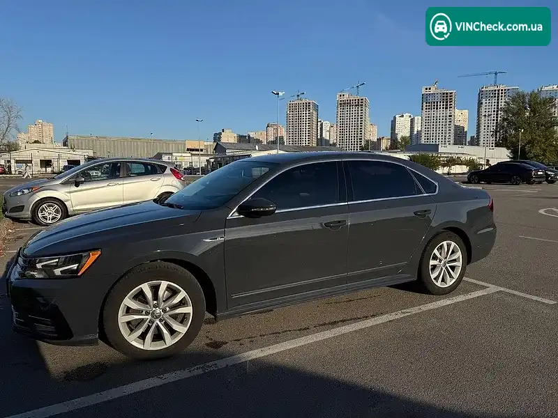 Volkswagen Passat 2017, фото з оголошення 2 з 7, VIN 1VWDT7A39HC073224