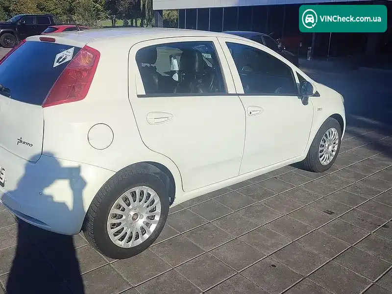 Fiat Grande Punto 2011, фото з оголошення 1 з 6, VIN ZFA19900001817326