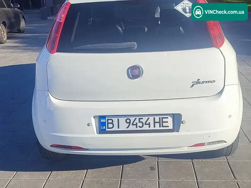 Fiat Grande Punto 2011, фото з оголошення 2 з 6, VIN ZFA19900001817326