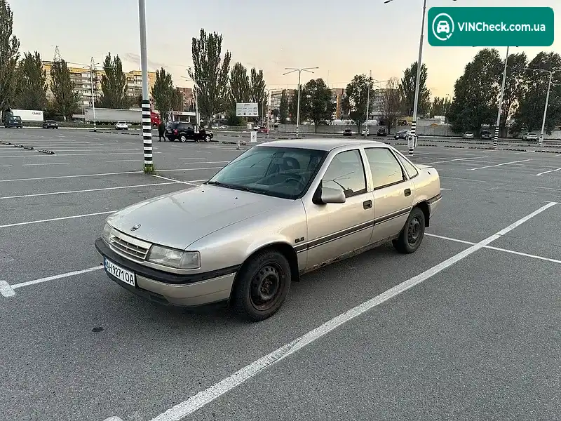 Opel Vectra 1990, фото з оголошення 1 з 12, VIN W0L000087L1005803