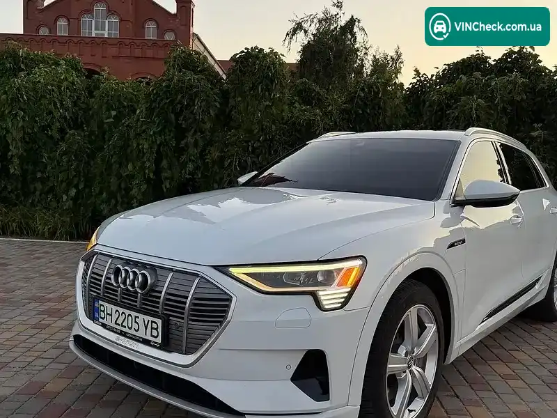 Audi e-tron 2019, фото з оголошення 2 з 20, VIN WA1AAAGE2KB010989