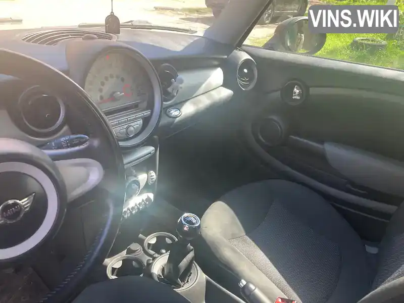 MINI Hatch 2008, фото з оголошення 2 з 10, VIN WMWME31070TU24743