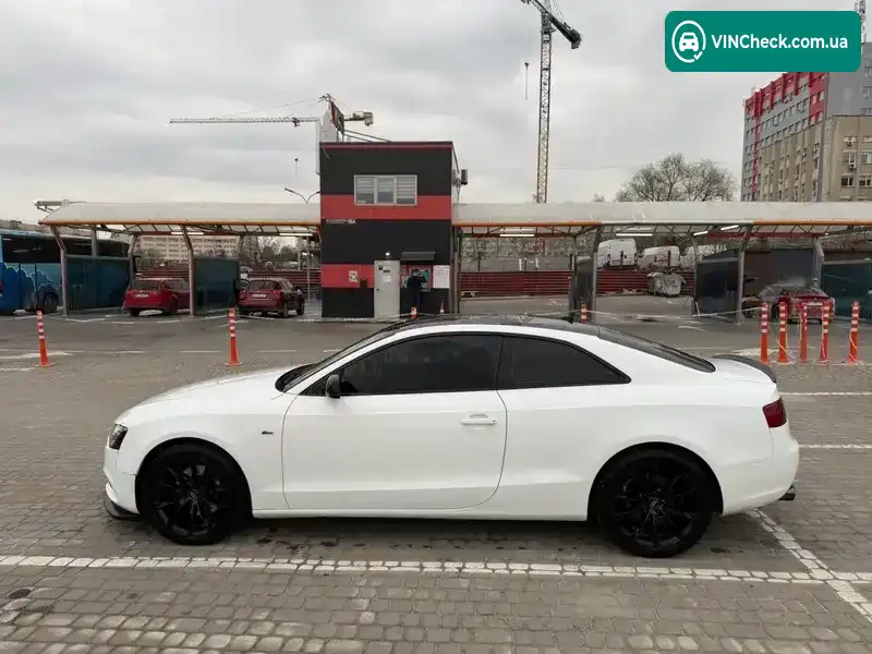 Audi A5 2012, фото з оголошення 2 з 15, VIN WAULFAFR0DA030782