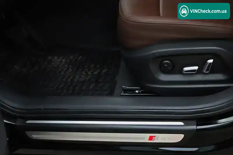Audi Q3 2018, фото з оголошення 2 з 21, VIN WA1ECCFS1JR034253