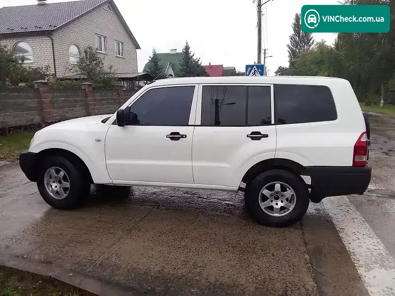 Mitsubishi Pajero 2002, фото з оголошення 2 з 14, VIN JMYLNV76W3J000106