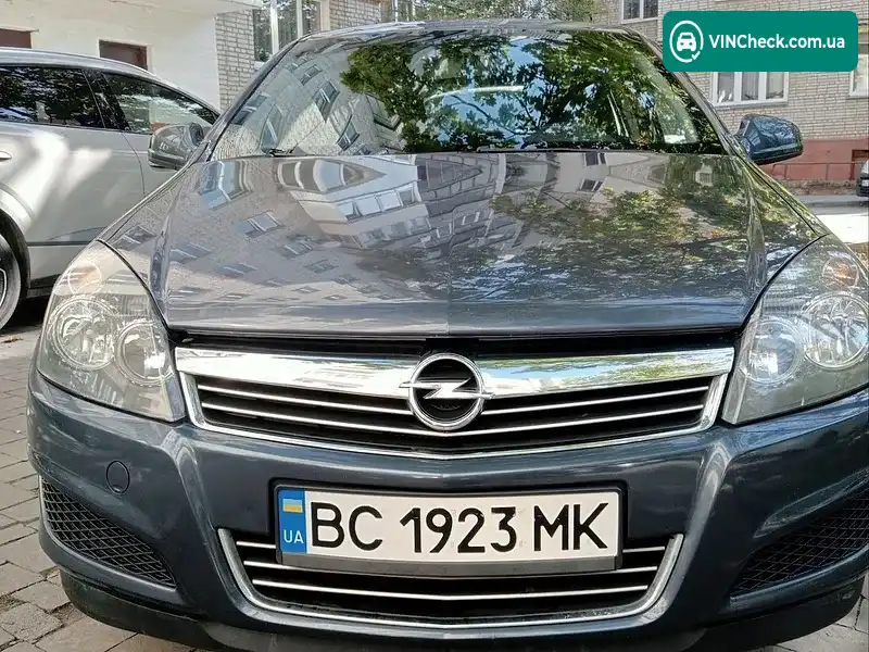 Opel Astra 2010, фото з оголошення 1 з 20, VIN W0L0AHL35A2087114
