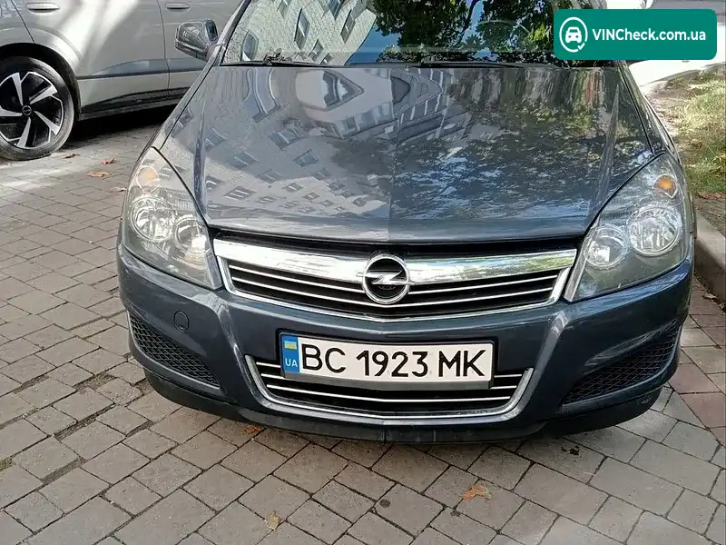 Opel Astra 2010, фото з оголошення 2 з 20, VIN W0L0AHL35A2087114