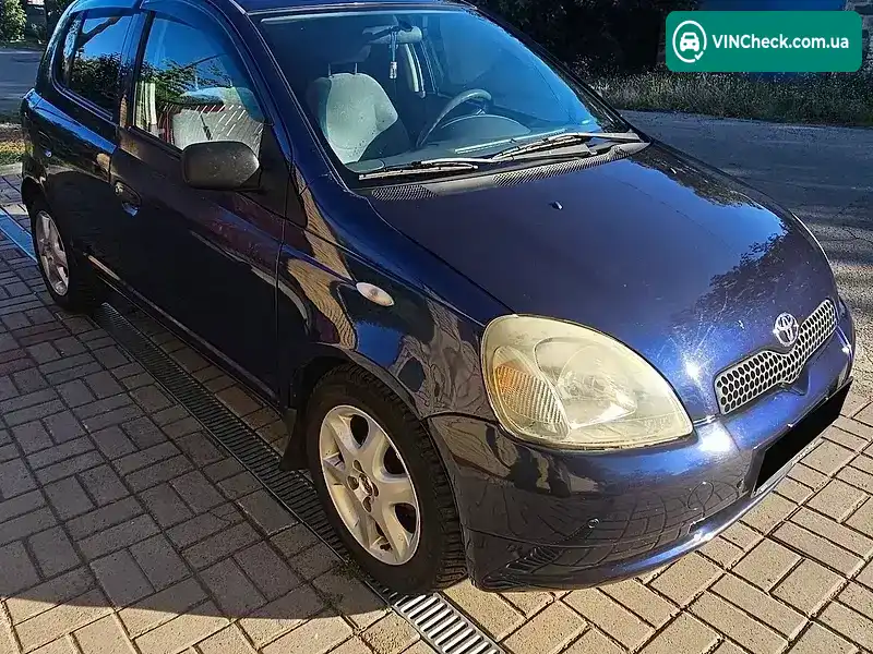 Toyota Yaris 2000, фото з оголошення 2 з 10, VIN JTDKV123103179705